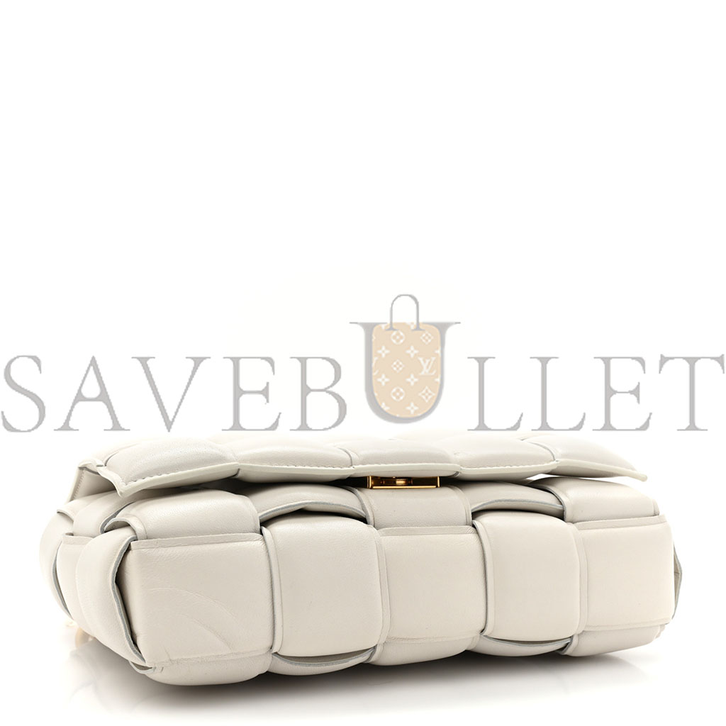 bo*te*ga Ve*ne*ta lambskin maxi intreccio padded chain cassette crossbody bag white (25*17*8cm)